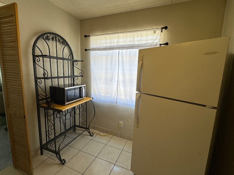 Building Photo - 608 Alicia Dr