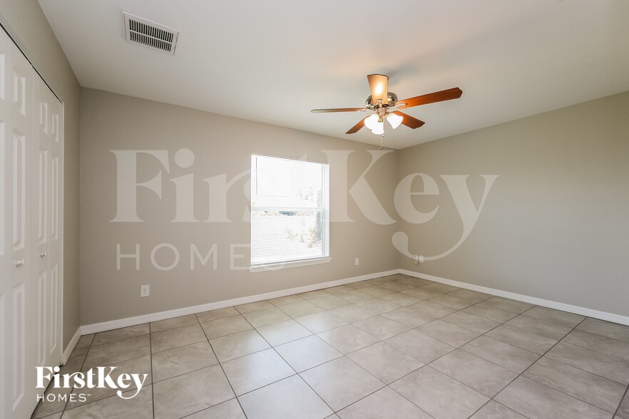 Building Photo - 13057 Feldman Ave