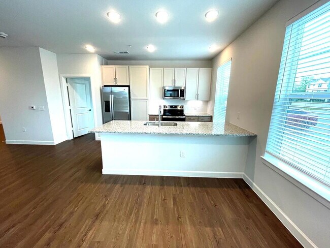 Building Photo - 2300 N Friendship Rd