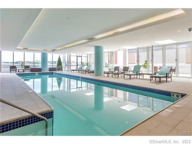 Building Photo - 1 Broad St