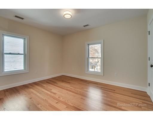 Building Photo - 49 Cook St