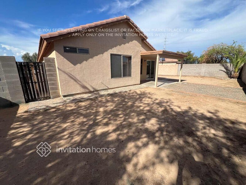Building Photo - 15021 N Gil Balcome Ct