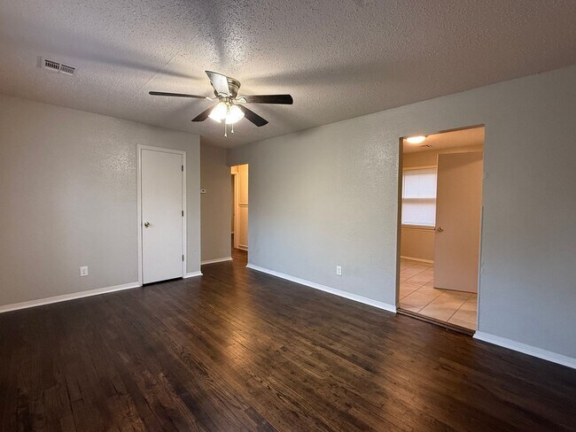 Building Photo - 4509 S Handley Ave
