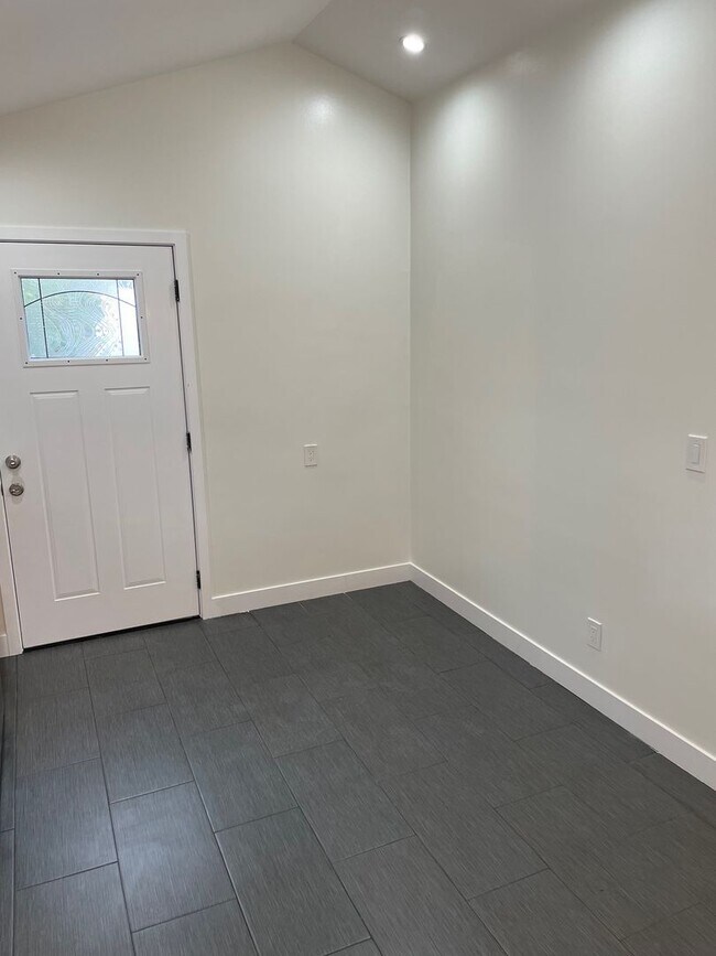 Building Photo - 1445 Echo Park Ave