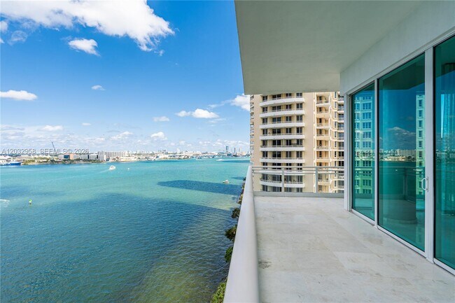 Building Photo - 900 Brickell Key Blvd