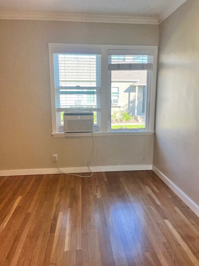 Building Photo - 15702 Brighton LLC B