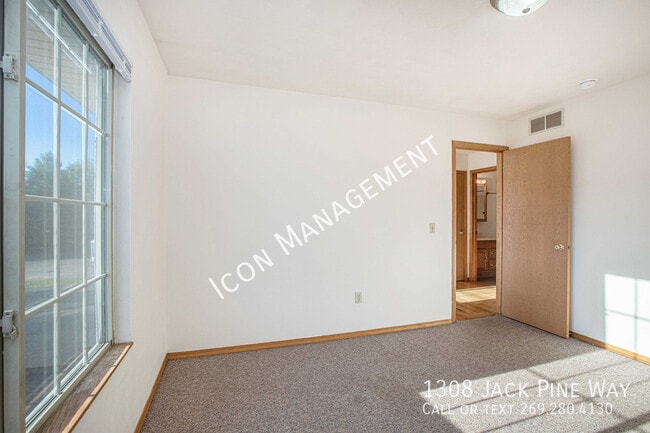 Building Photo - 1308 Jack Pine Way