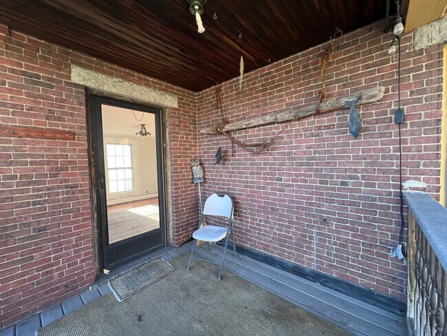 Building Photo - 179 Lowell St