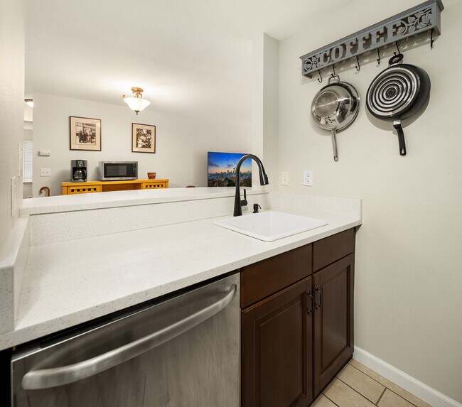 Building Photo - 2244 13th Ave W