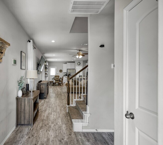 Building Photo - 16451 Rosary Pea Pl
