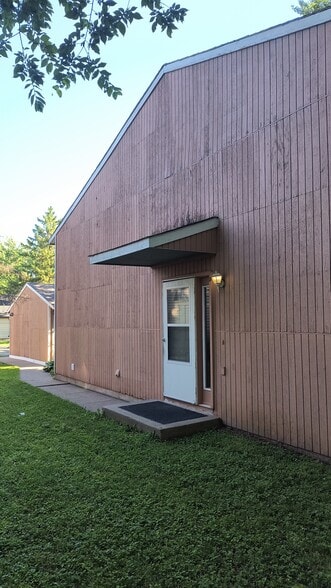 Building Photo - 7849 Rimbley Rd