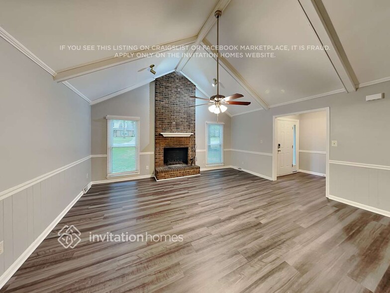 Building Photo - 1311 St Andrews Dr