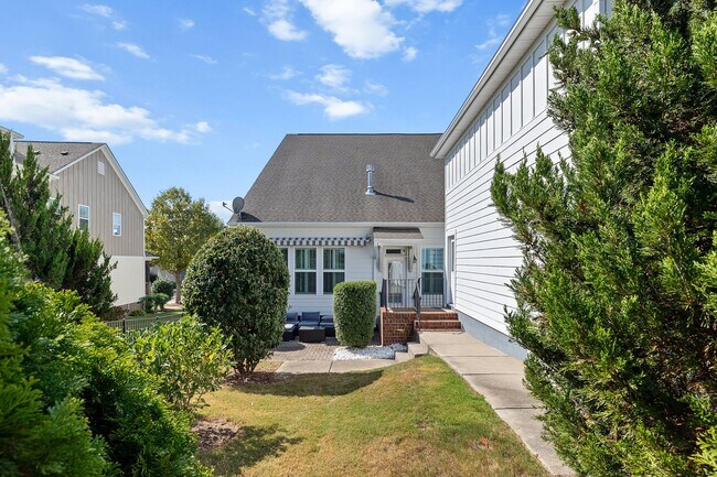 Building Photo - 4 Bedroom Home with Finished Flex Space Ab...
