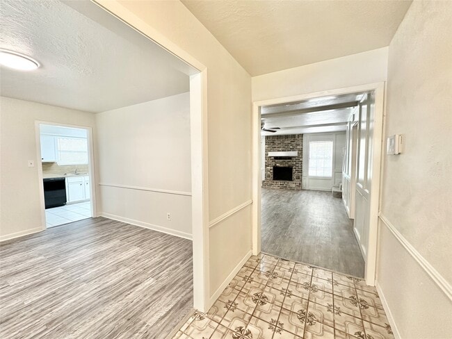 Building Photo - 43 W Torch Pine Cir