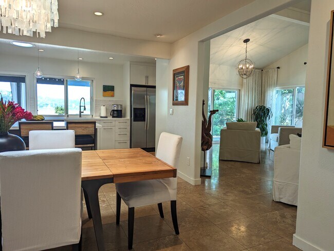 Building Photo - 850 Santa Hidalga