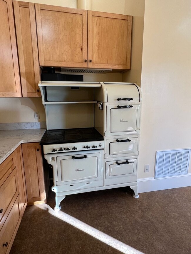 Building Photo - 110 Richardson