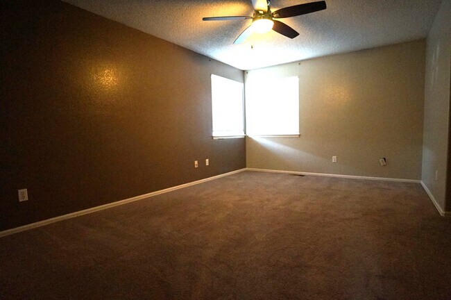Building Photo - 5221 Hudson Cir