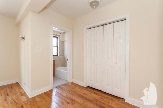 Building Photo - 0 bedroom in Chicago IN 60610