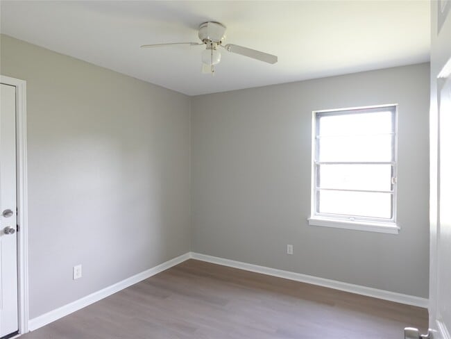 Building Photo - 8033 Ritz St