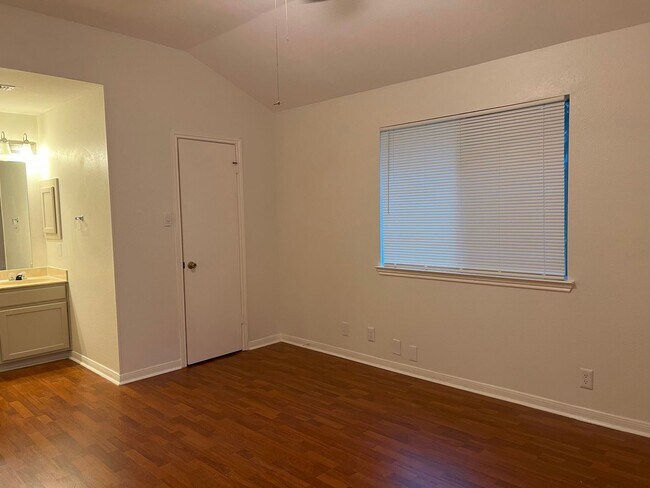 Building Photo - 7827 Forest Briar