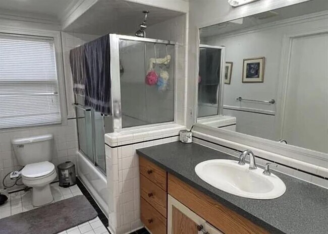 Building Photo - ELEGANT BYERS HOME