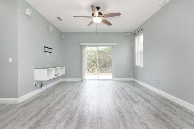 Building Photo - 1511 Whitewater Falls Dr
