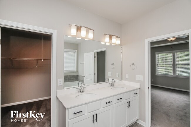 Building Photo - 36 Northridge Dr