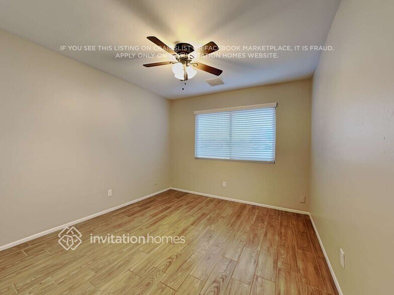 Building Photo - 2218 W Knox Rd