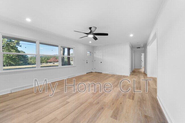 Building Photo - 3503 Linwood Rd