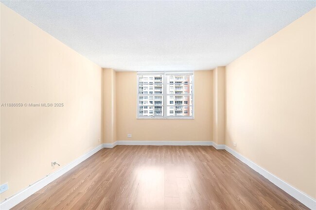 Building Photo - 250 174th St