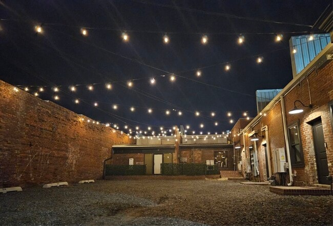 Primary Photo - 503 Main St S