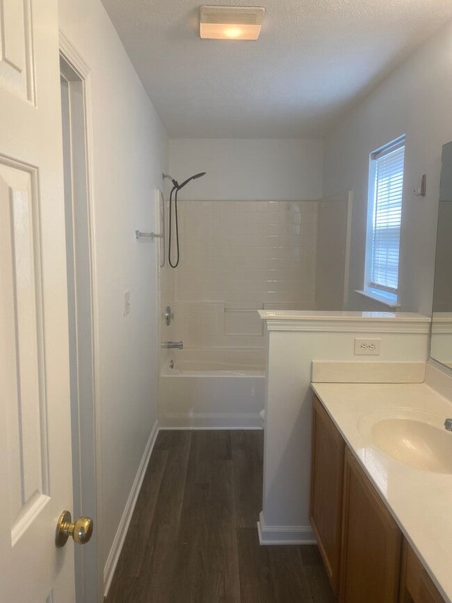 Building Photo - 3 Bed / 2 Bath Single Family Home for Rent...