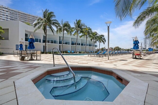 Building Photo - 1945 S Ocean Dr