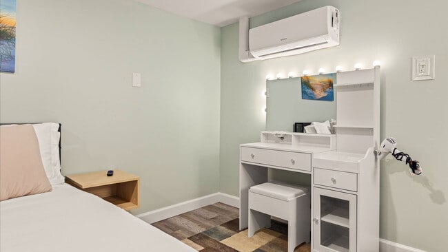 Building Photo - 27 S Oakland Ave