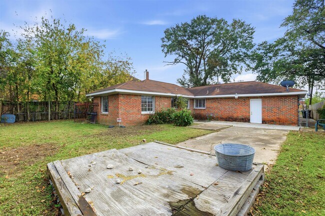 Building Photo - 3917 Anita St