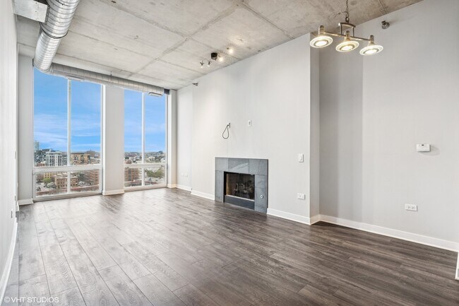 Building Photo - 720 N Larrabee St