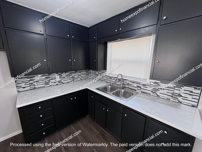 Building Photo - Nice Home For Rent - Duplex with private yard