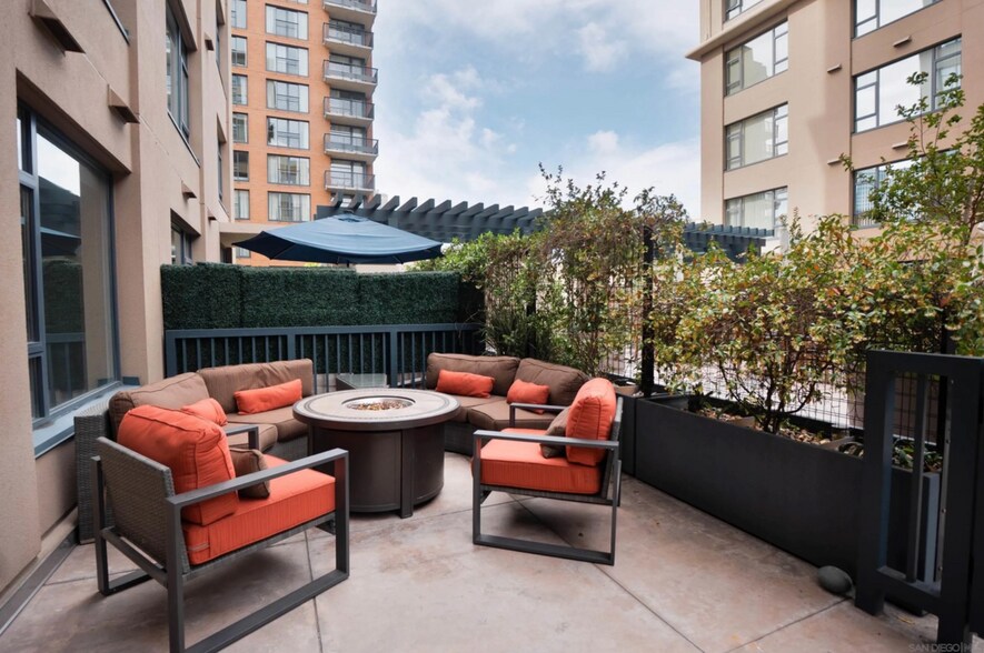 Building Photo - 530 K St