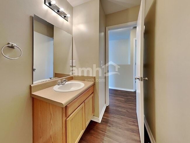 Building Photo - 8859 Arbor Glen Dr