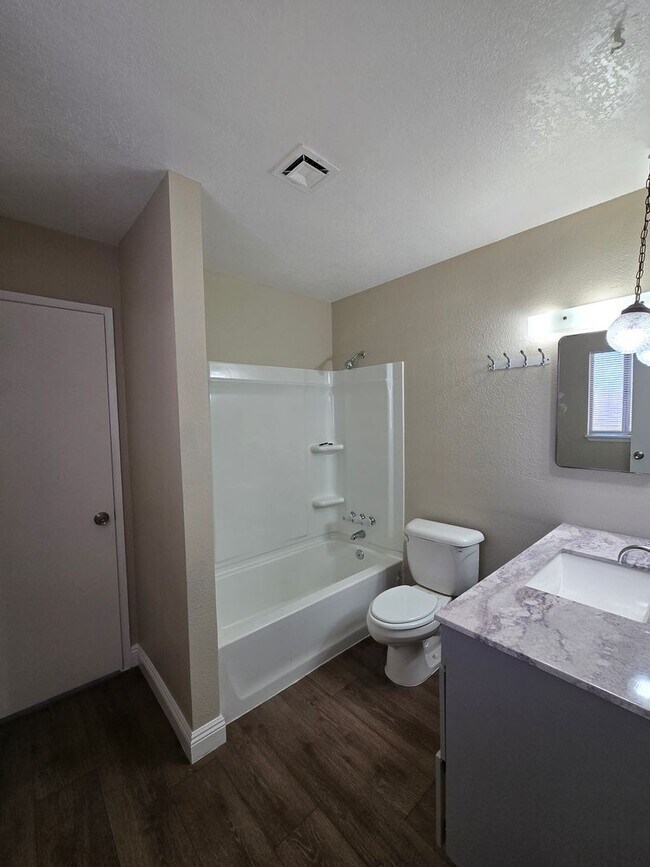 Building Photo - A Fabulous 4 Bedroom Single Story Home in East Las Vegas