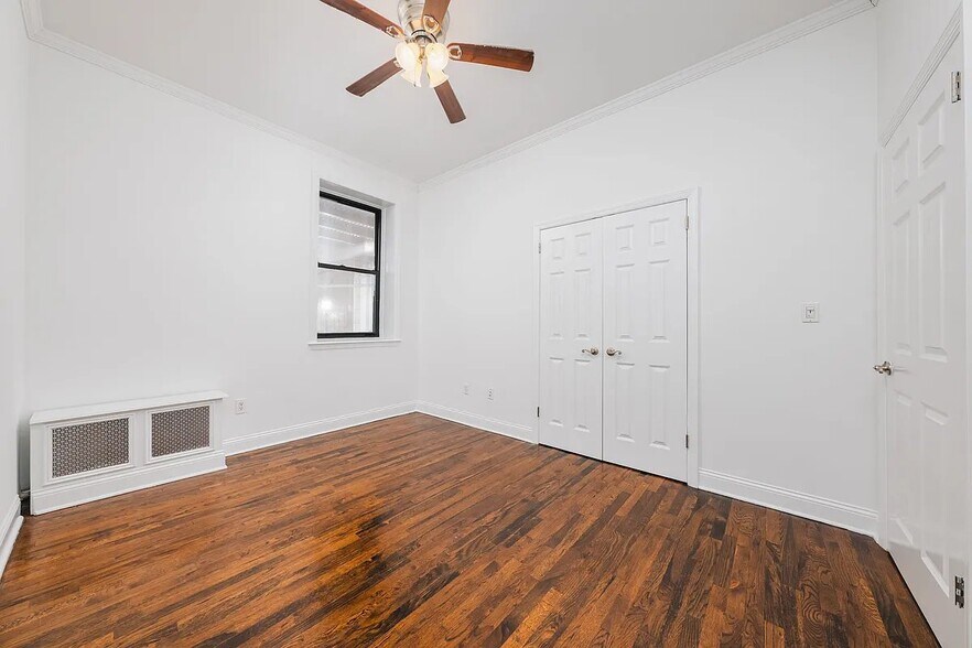 Building Photo - 207 Central Pk N