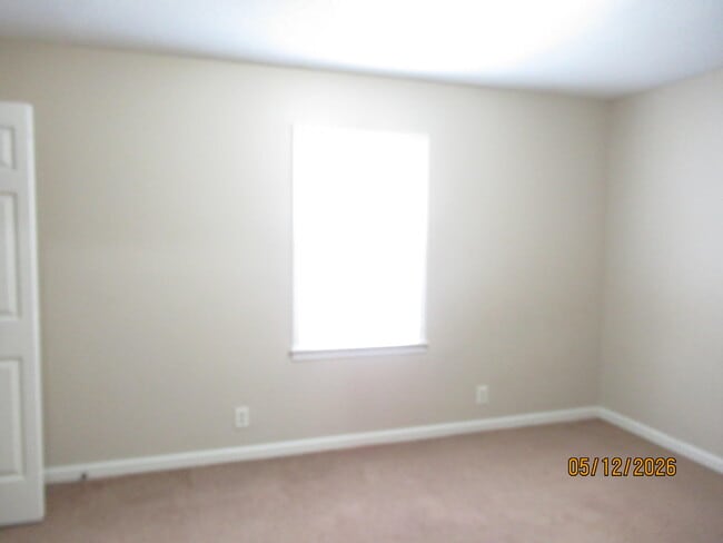 Building Photo - 170 Gertrude Dr