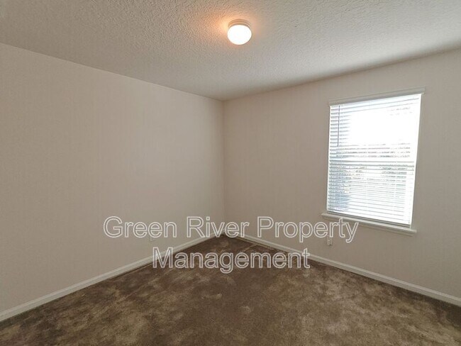 Building Photo - 5138 Sawmill Pt Wy