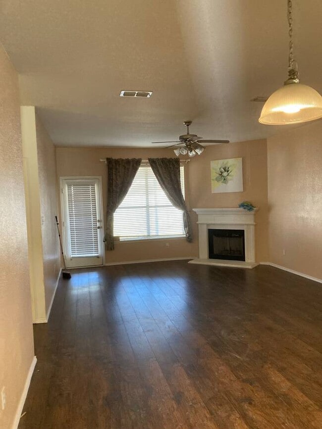 Building Photo - 3705 Cattlebaron Dr