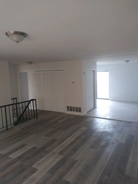 Building Photo - 44 Hopewell Ln Unit #B