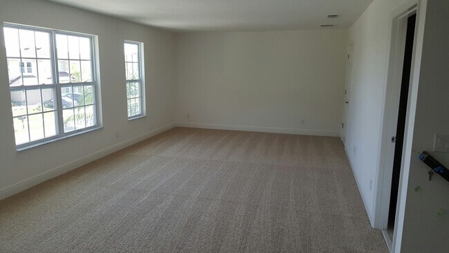 Building Photo - 1065 Vinsetta Cir