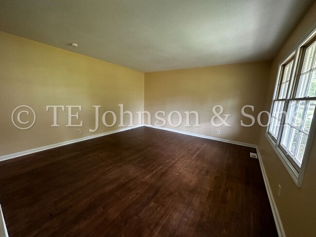 Building Photo - Spacious 3 Bedroom Home in Winston Salem