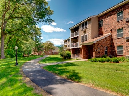 Building Photo - Summer Hill Glen