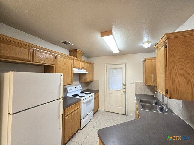 Building Photo - 1411 Nicholas Cir