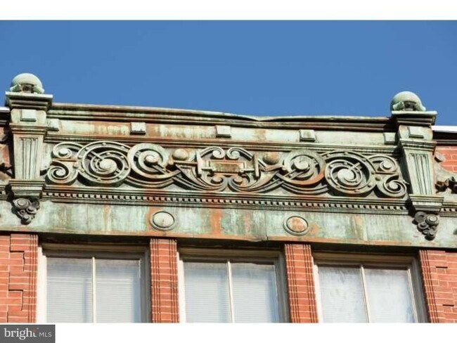 Building Photo - 723 Spruce St